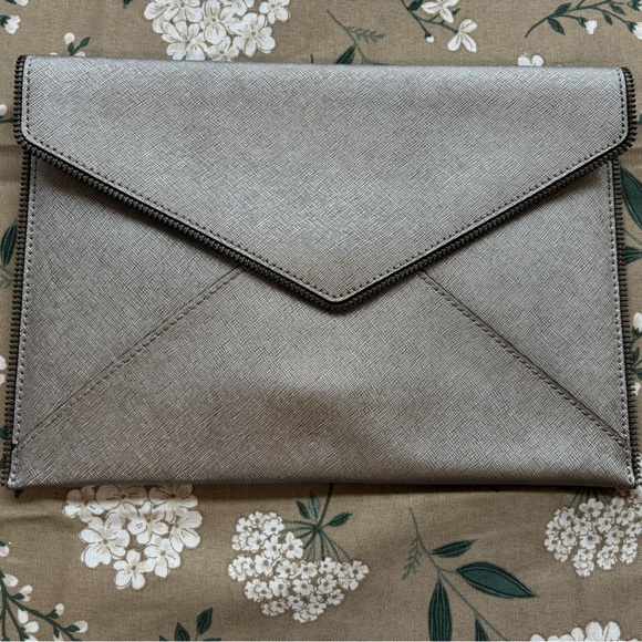 Rebecca Minkoff Handbags - Rebecca Minkoff Envelope Clutch